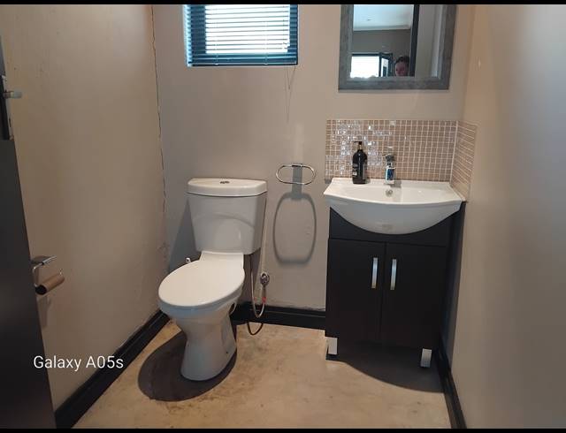 57M² BUSINESS TO LET IN BRYANSTON